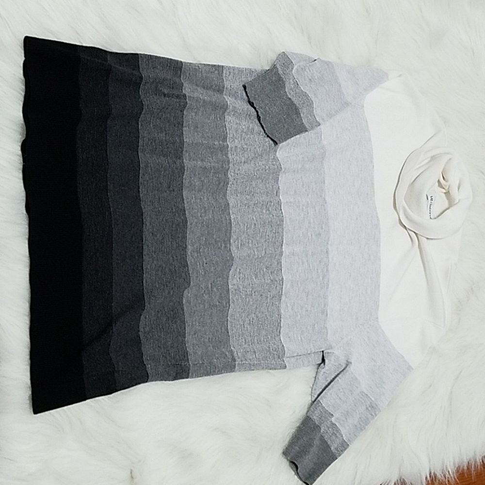 Liz Claiborne Turtle Neck
